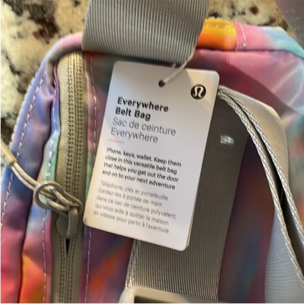 Lululemon Everywhere Belt Bag 1L Prism Wash Limited Edition Rainbow Tie Dye - Picture 4 of 8